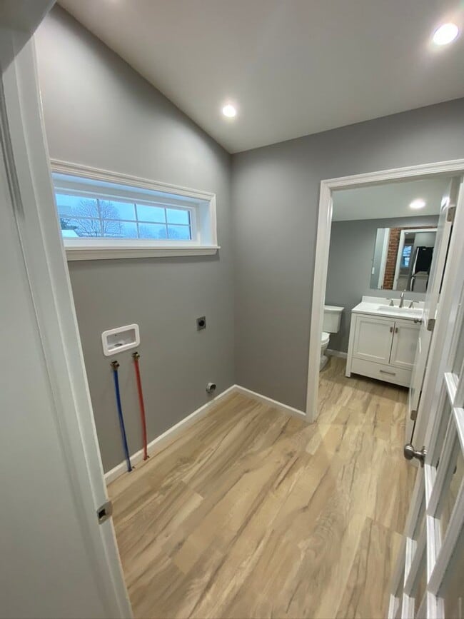 Building Photo - Awesome 3 bedroom 1.5 Bath Home in Emmaus