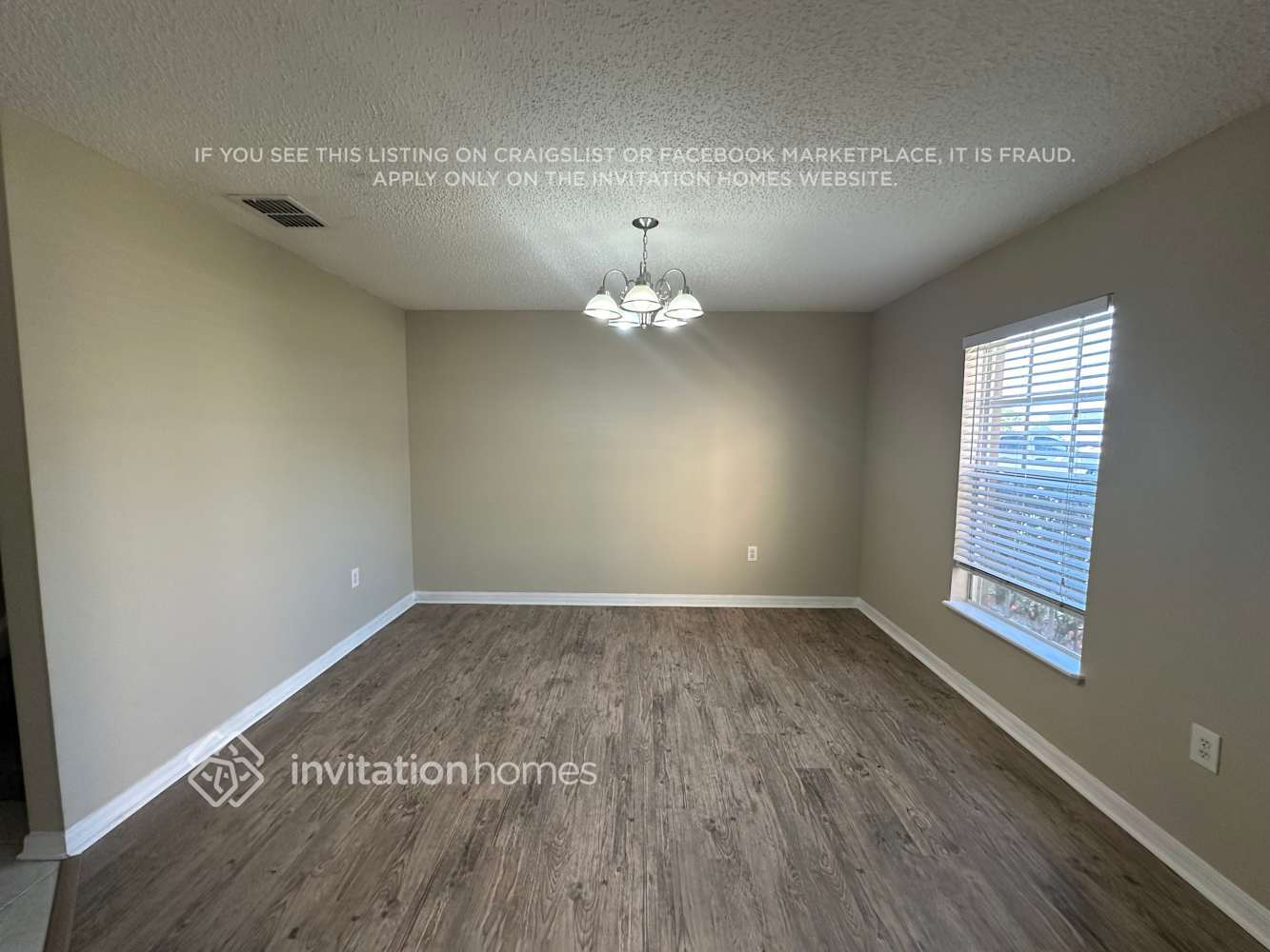 Building Photo - 3165 Hoover Dr