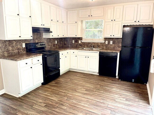 Building Photo - Welcome to this sleek and modern 2 bedroom...