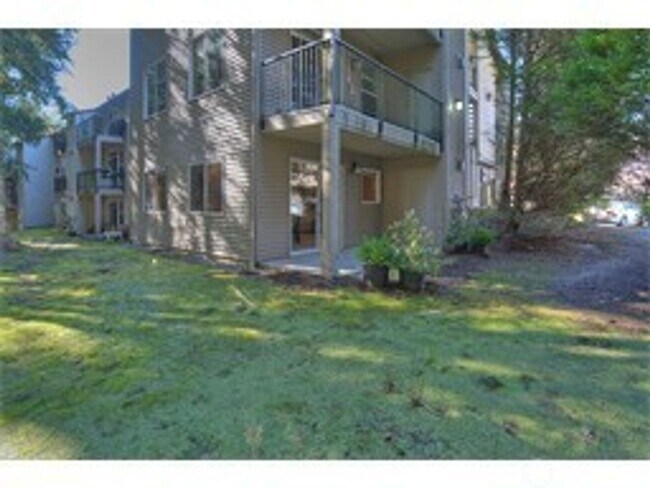 Building Photo - 3Bd/2Bd Issaquah Condo