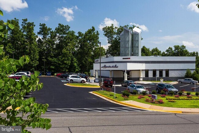 Building Photo - 12877 Fair Briar Ln