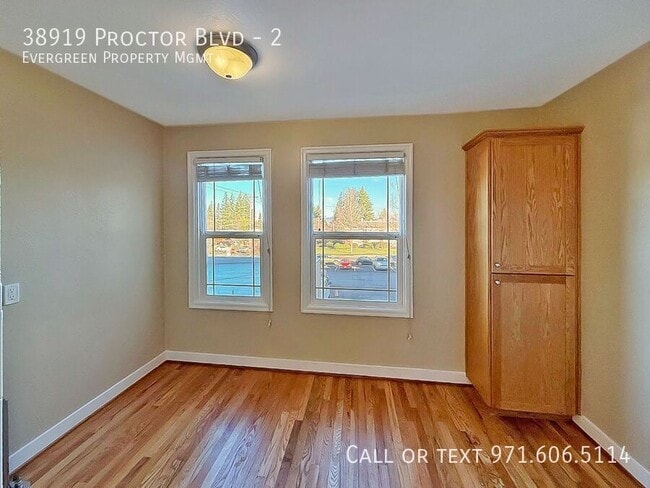 Building Photo - 38919 Proctor Blvd