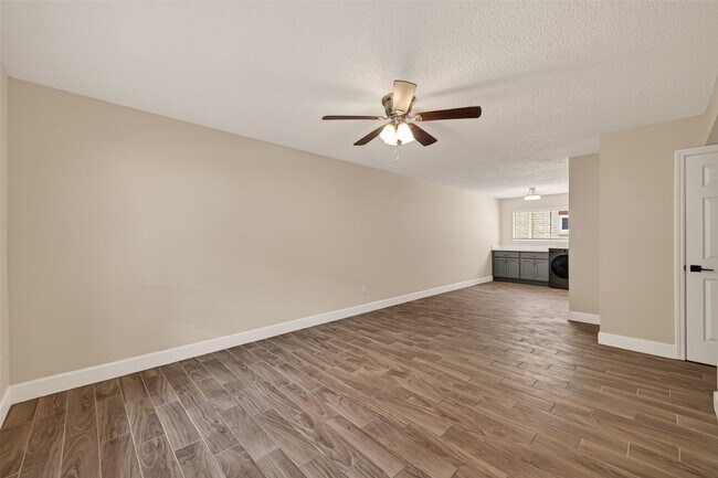 Building Photo - 7714 Renwick Dr