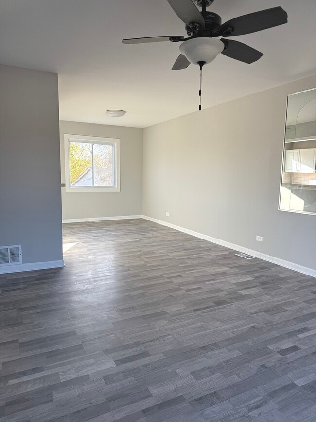 Building Photo - 651 Chesapeake Dr