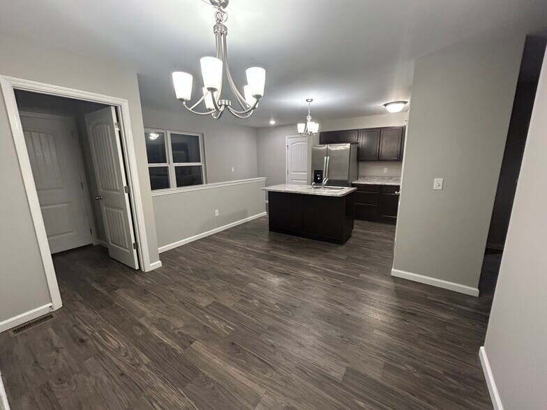 Building Photo - 205 Almond Tree Dr