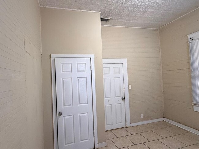 Building Photo - 2919 Sanchez St