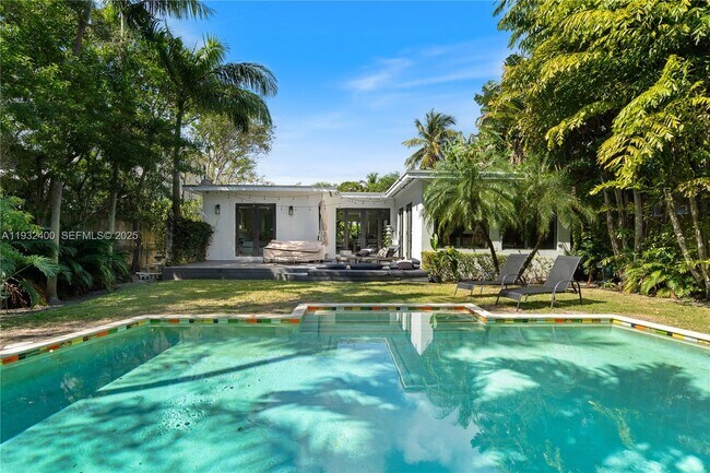 Building Photo - 2489 Meridian Ave