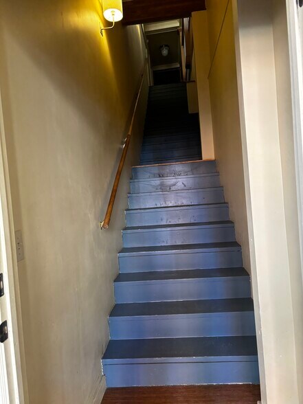 Building Photo - 27 N Main St