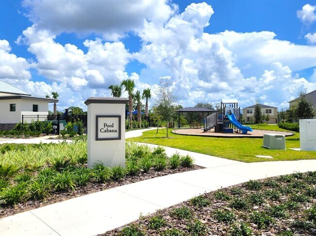 Building Photo - 241 Bogey Dr