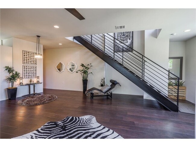 Building Photo - 1902 New York Ave