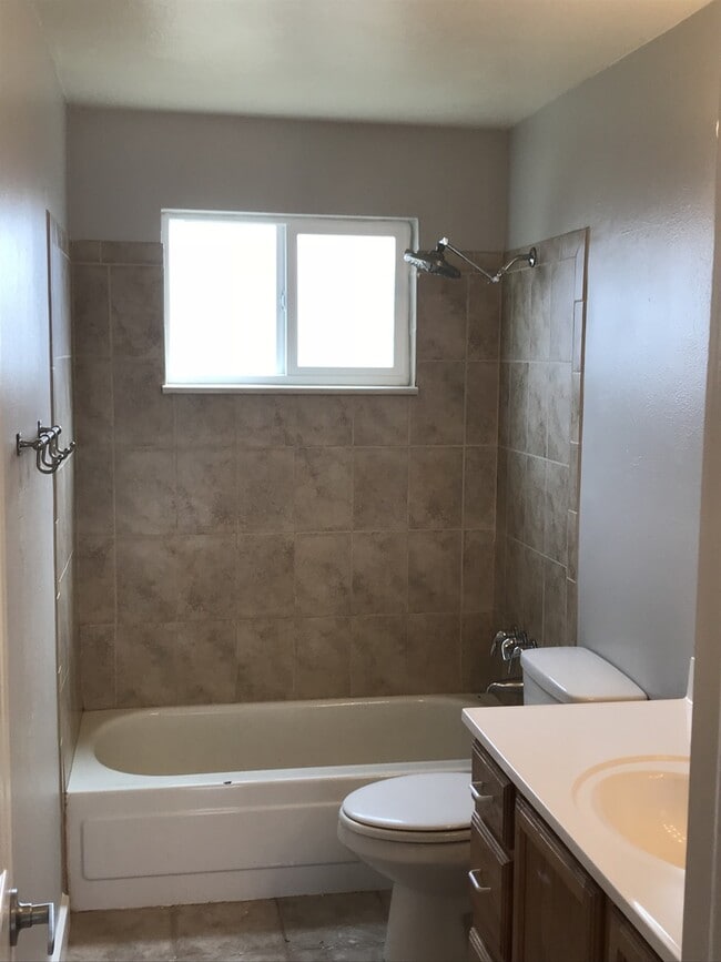 Building Photo - 4512 S Buckley Way