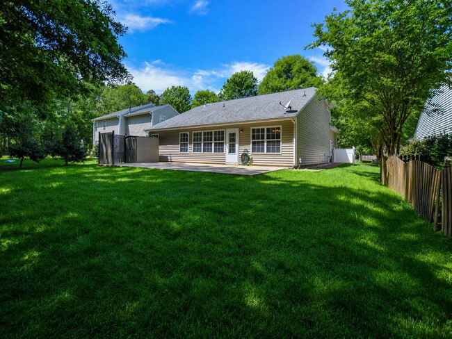 Building Photo - Legacy Park 3BR Home on 1 Acre with Loft, 3 Baths, and Summer-Ready Amenities  3 Bedrooms | 3 Bat...