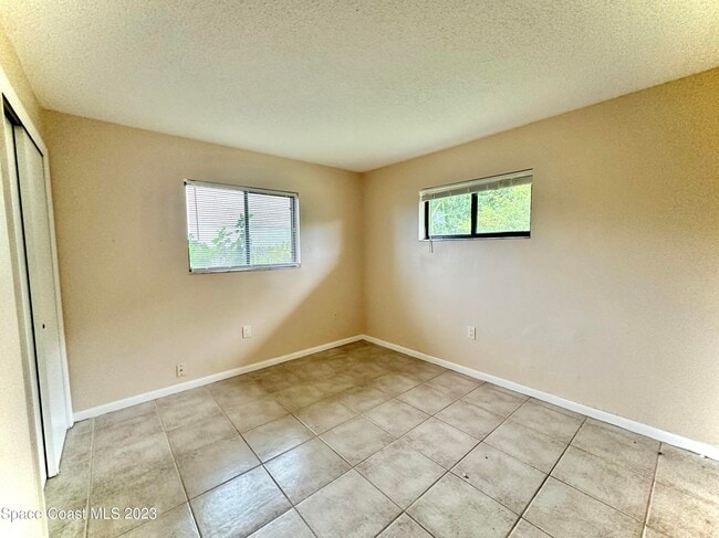 Building Photo - 2390 N Tropical Trail