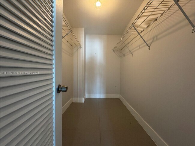 Building Photo - 8233 Harding Ave
