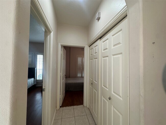 Building Photo - 7131 Harmony Cove