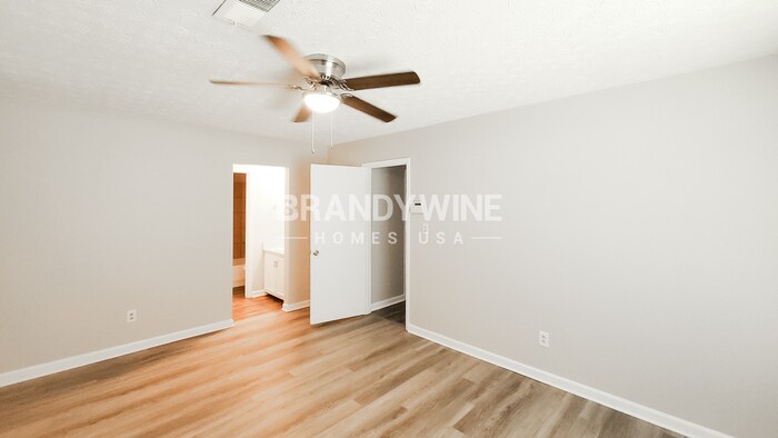 Building Photo - 281 Independence Dr