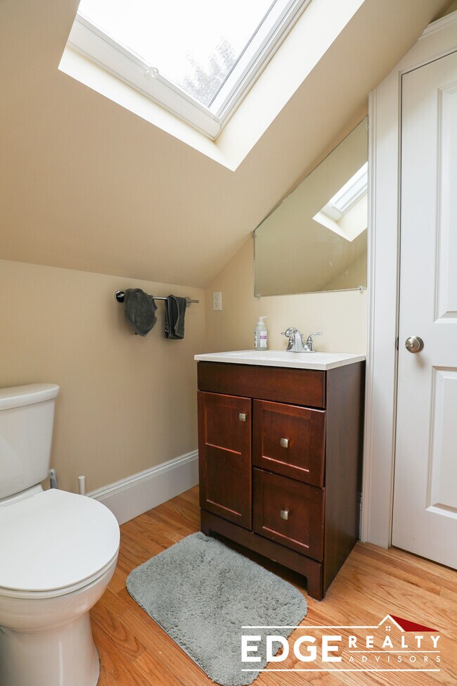 Building Photo - 34 Matchett St