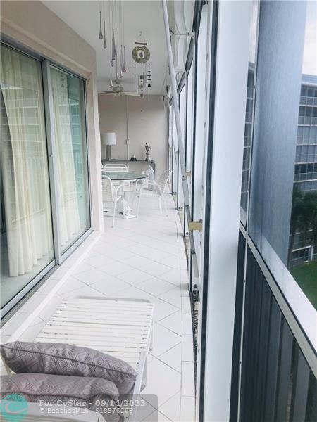 Building Photo - 1523 E Hillsboro Blvd