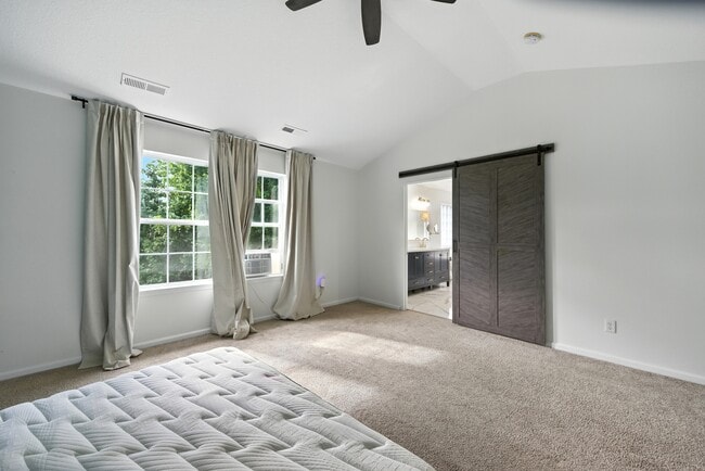Building Photo - 3018 Silver Charm Cir