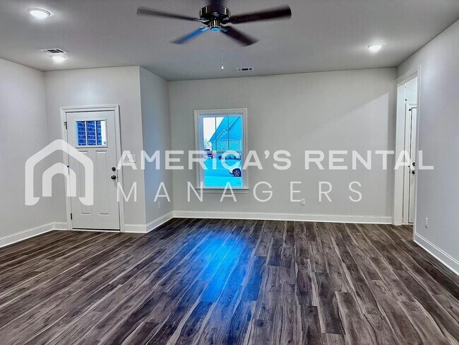 Building Photo - NEW CONSTRUCTION - Spacious Sifford Plan with Three Car Garage!