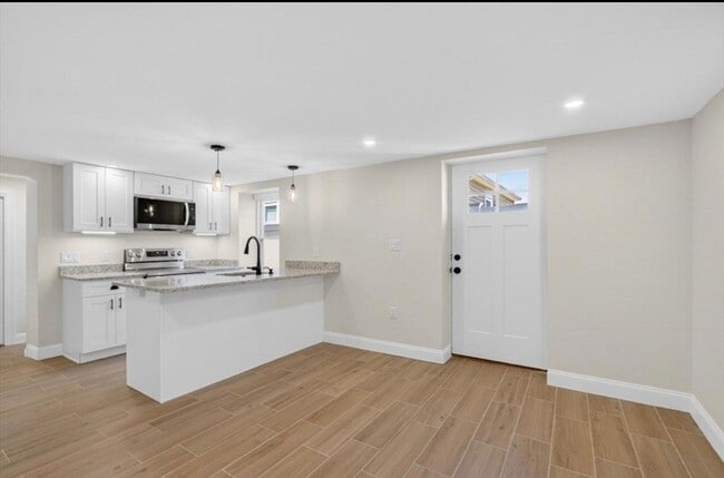 Building Photo - 17 Kingman Ave