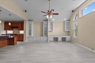 Building Photo - 2758 Laguna Pointe Dr