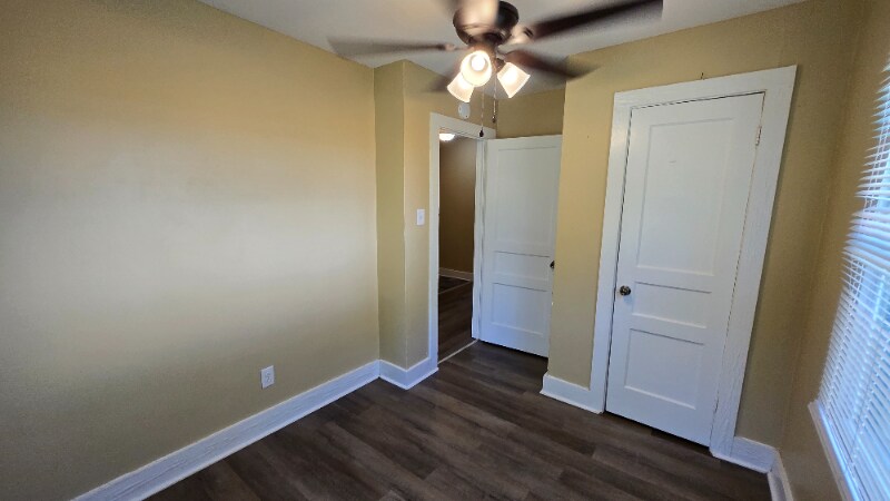 Building Photo - 1229 Greenfield Dr