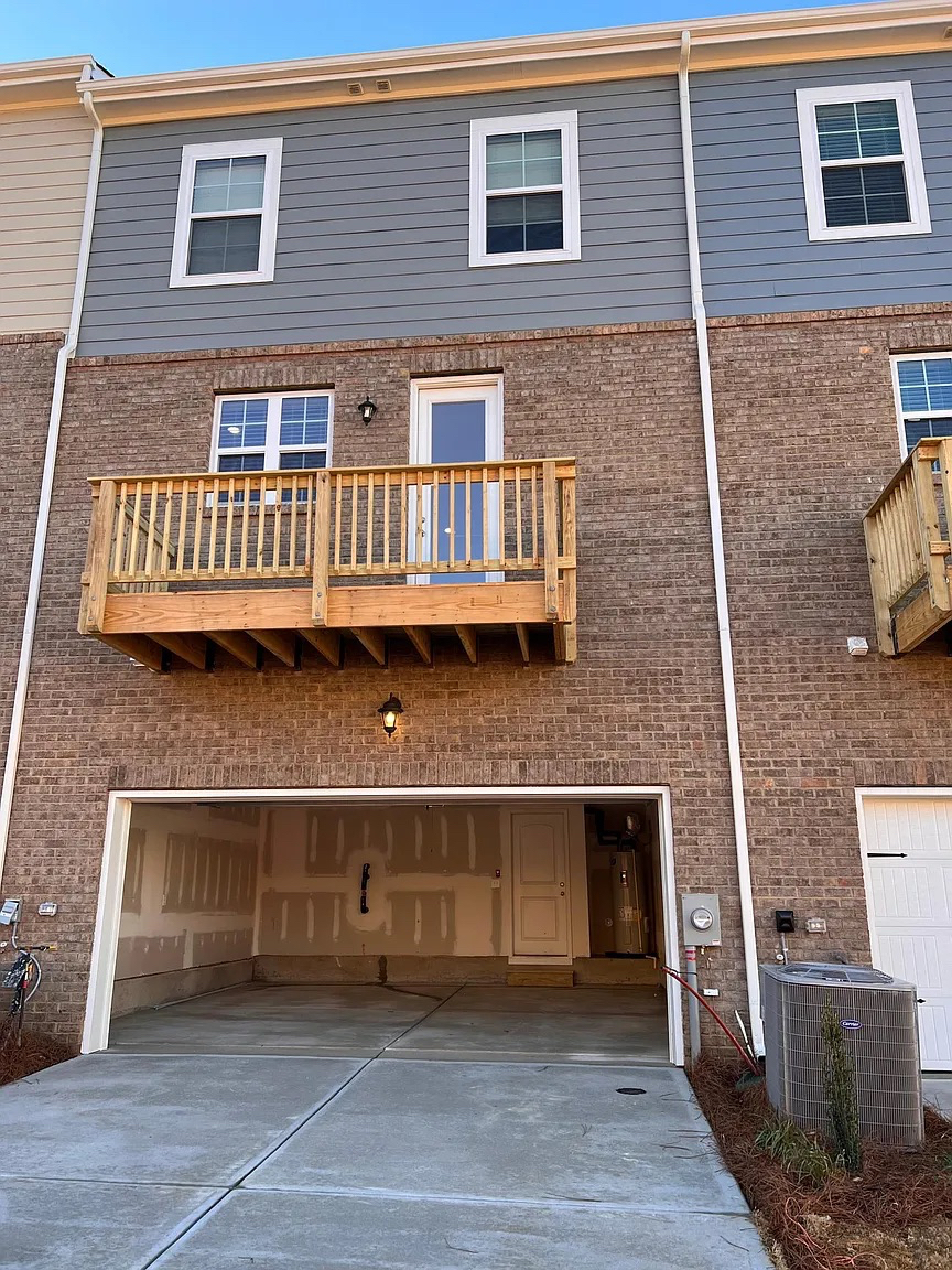 Building Photo - Room in Townhome on Lawyers Rd