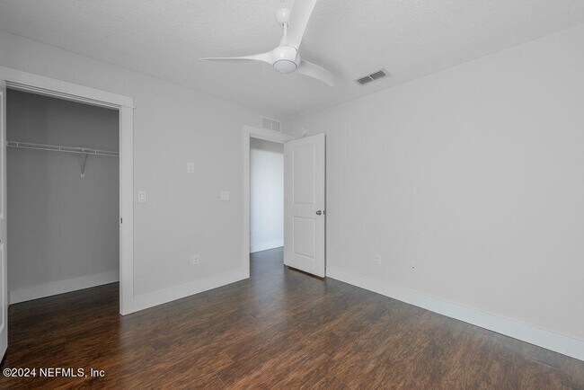 Building Photo - 728 10th St S