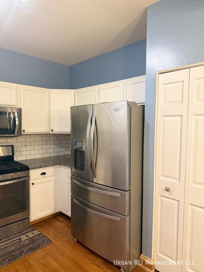 Building Photo - 1951 Spinnaker Ct