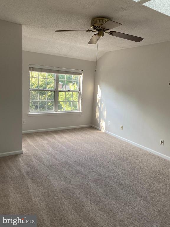 Building Photo - 12106 Greenway Ct