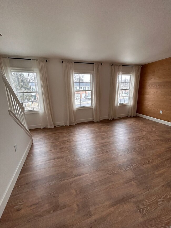 Building Photo - Updated 3 Bed 1.5 Bath Townhouse in Lititz!