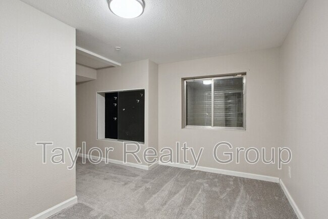 Building Photo - 13324 Umatilla St