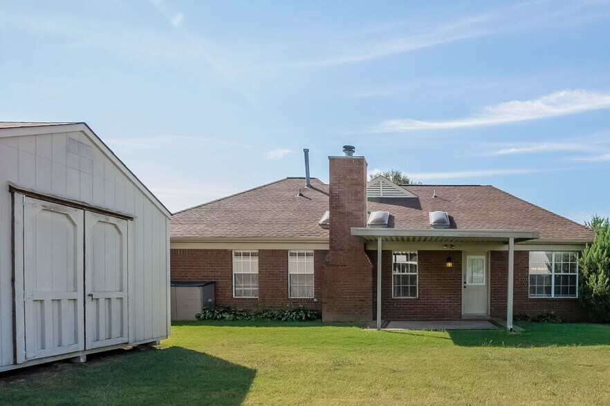 Building Photo - 6688 Millgrove Park Dr