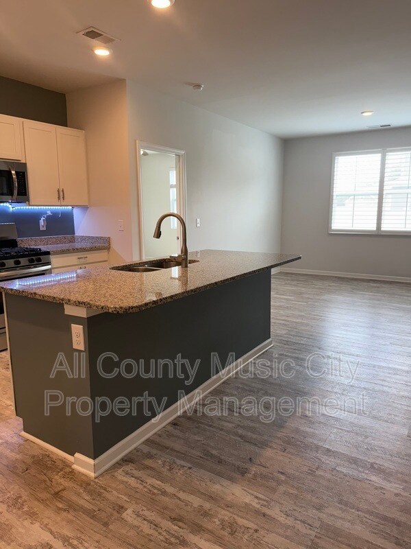 Building Photo - 337 Tessa Grace Wy