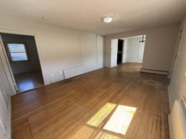 Building Photo - 821 Broadway