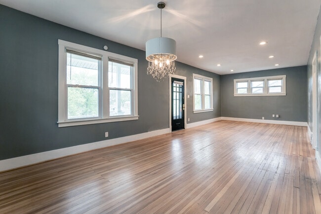 Building Photo - Fantastic 3bd/2ba home! Let yourself in!