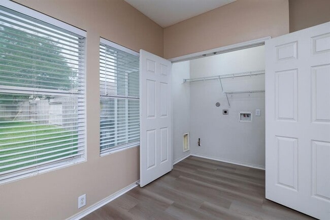 Building Photo - 29723 Sullivan Oaks Dr