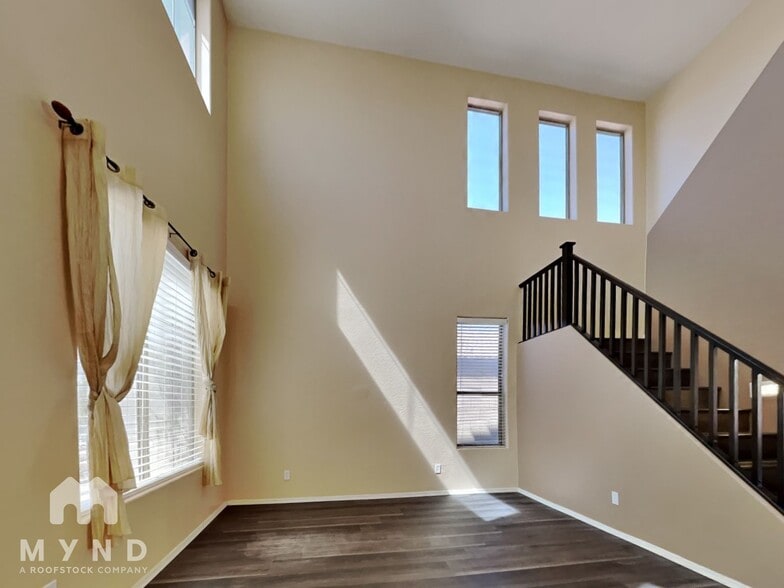 Building Photo - 2534 W Old Paint Trail