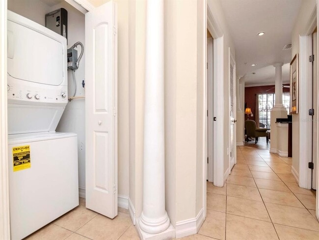 Building Photo - 13941 Clubhouse Dr