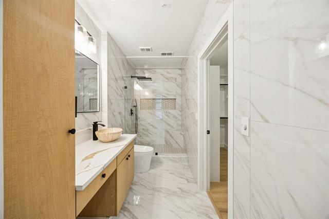 Building Photo - 3225 Turtle Creek Blvd