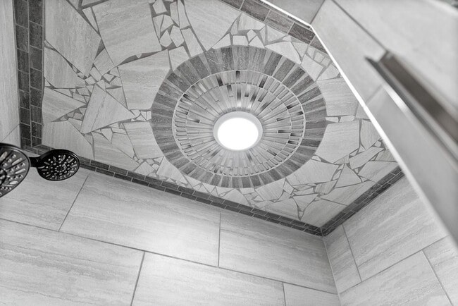 Building Photo - 222 Cooper River Wy