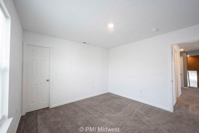 Building Photo - 3975 Fenwick Ln