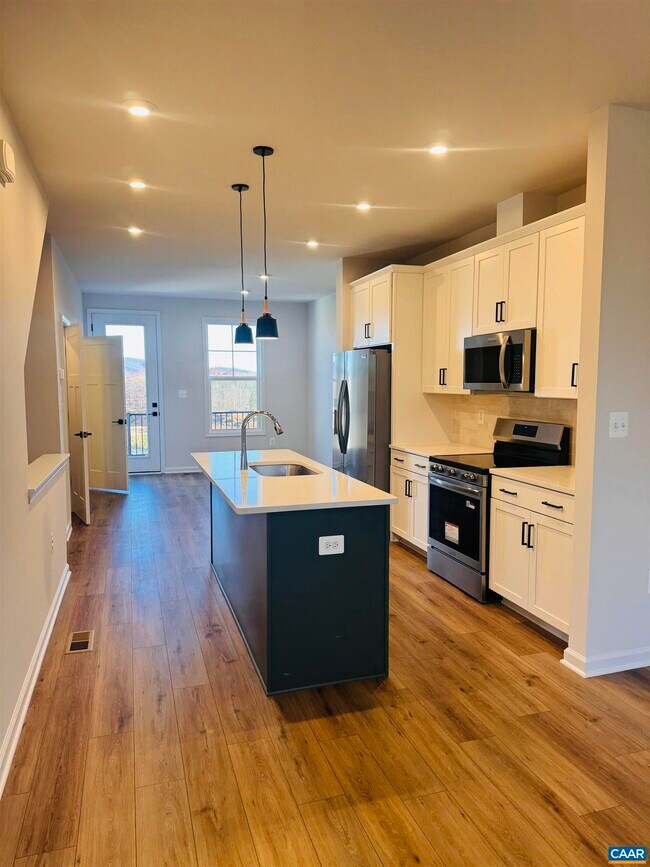 Building Photo - 2225 Woodburn Rd