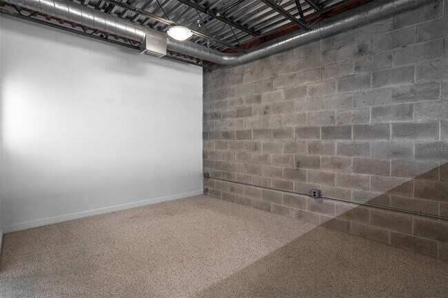 Building Photo - 5008 S MacDill Ave
