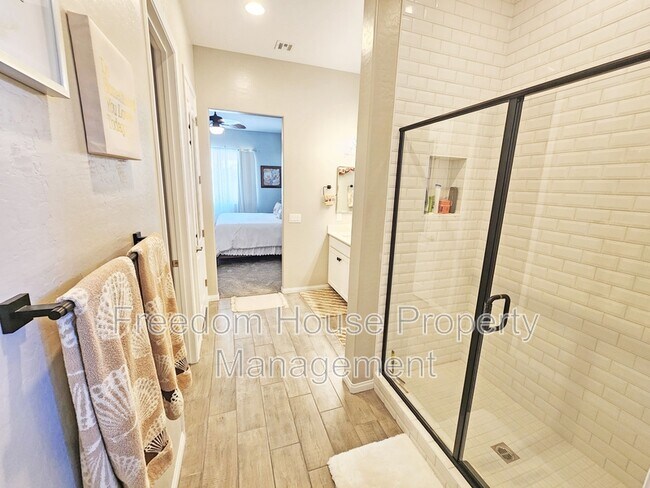 Building Photo - 4901 Fairwood Ct