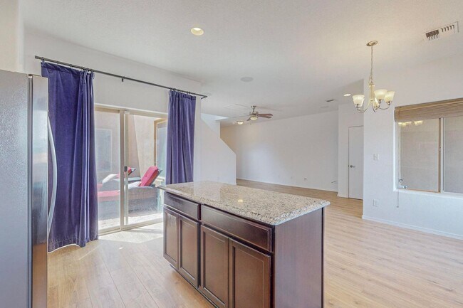 Building Photo - 3 bedroom, 2 1/2 Bath Pulte Ocotillo Model Home