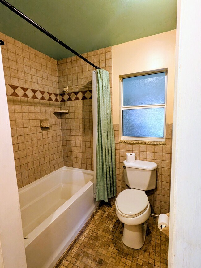 Building Photo - 4976 Oakbrooke Pl