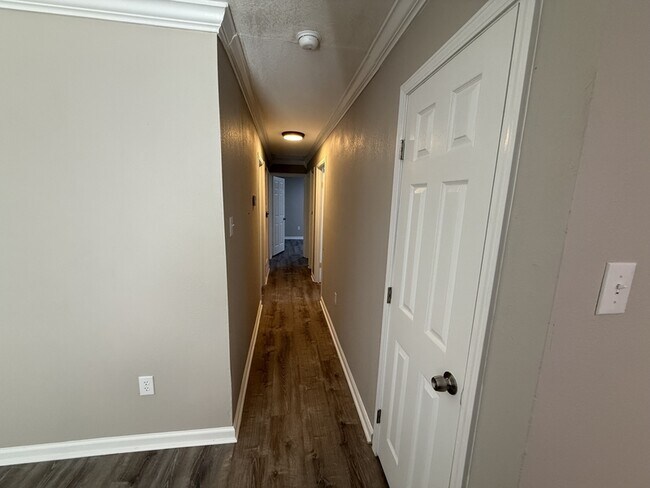 Building Photo - 1537 Boxwood St