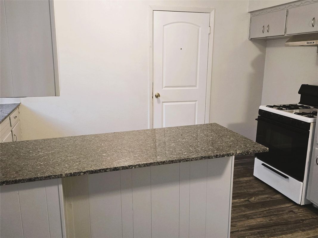 Building Photo - 2414 52nd St